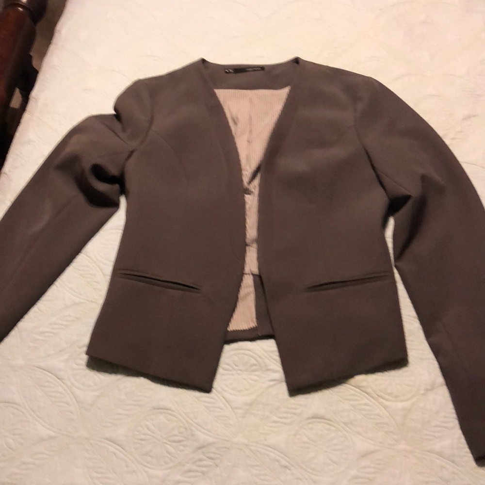Grey adorable blazer!